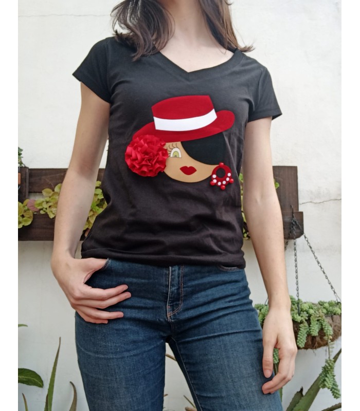 Camiseta pico sombrero negro