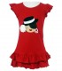 Vestido rojo sombrero y flor blanca