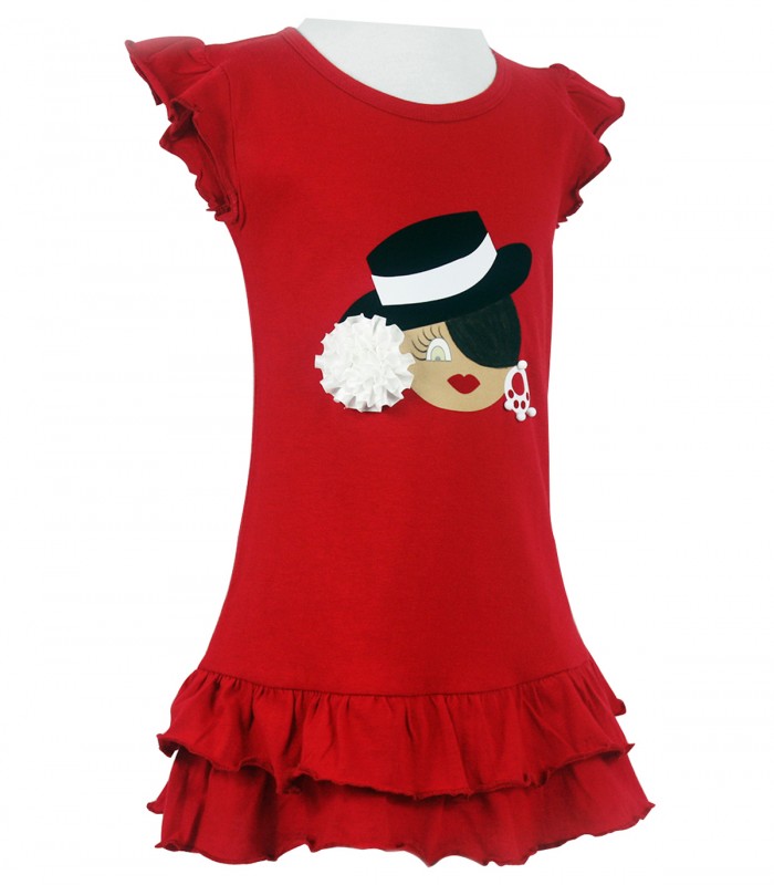 Vestido rojo sombrero y flor blanca